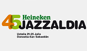 File:2010-07-25 San Sebastian Poster for 45 Heineken Jazzaldia.png